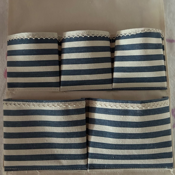 Blue striped wall organizer - Picture 2 of 2